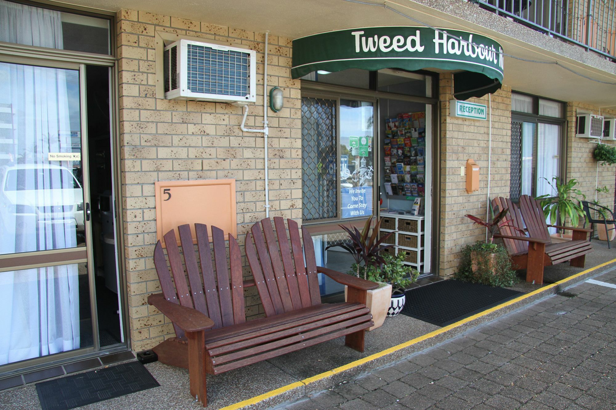 Tweed Harbour Motor Inn Tweed Heads Exterior photo